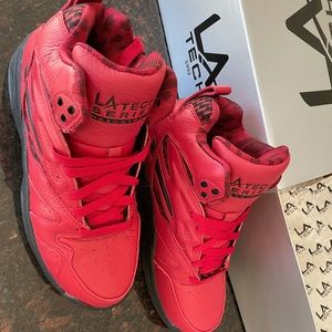 LA GEAR (Brand New) Red High Top, Light Up, High Top Sneakers. THROW BACKS 1992